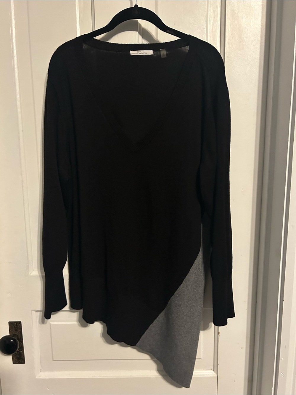 89th & Madison Black and Gray V-Neck Sweater